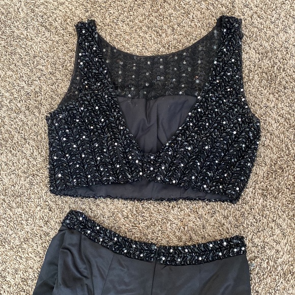 Sherri Hill Black Two Piece Gown - Picture 10 of 11